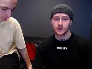 Russos se exibindo em show