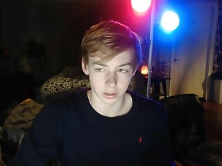 Twink boy Gabe tried a blue condome (no cum) cam porn